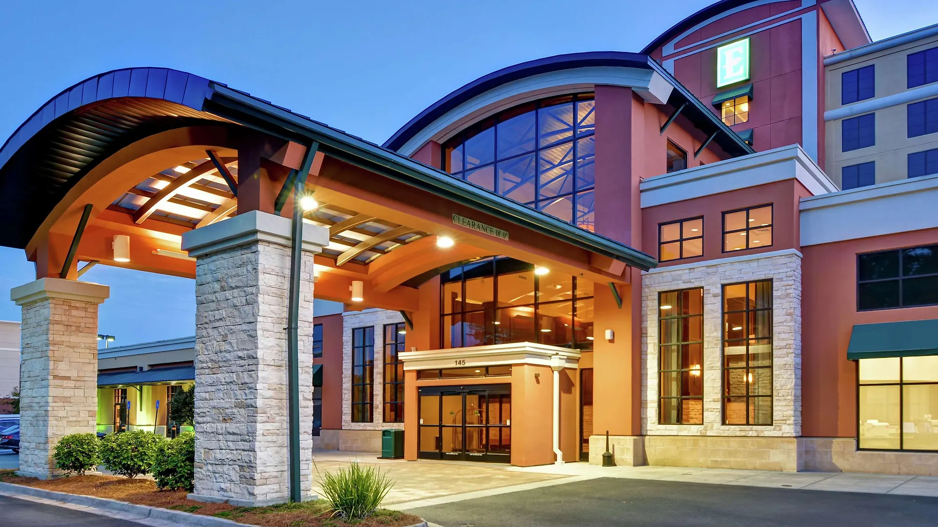 Embassy Suites Savannah Airport 4*,