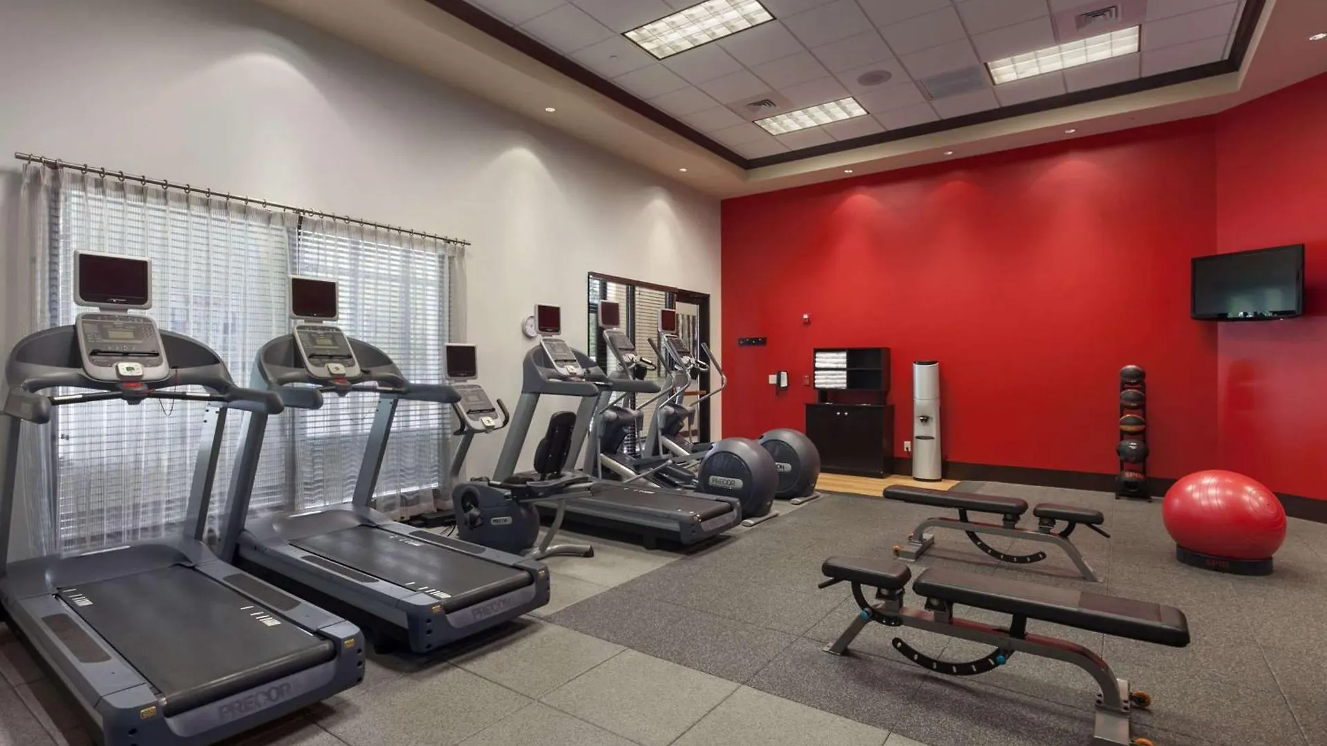 Hotel Embassy Suites Savannah Airport